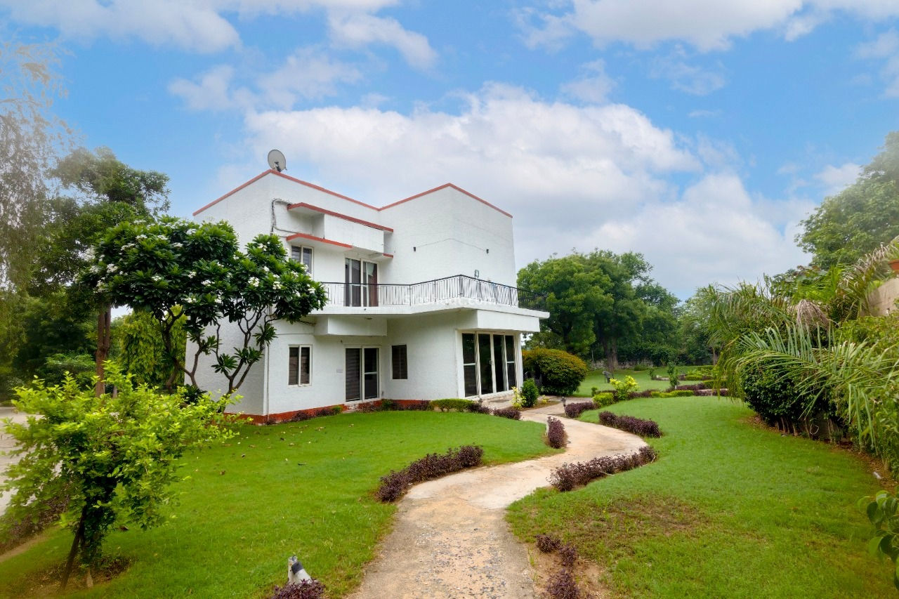 10 Stunning Farmhouses for Party in Delhi