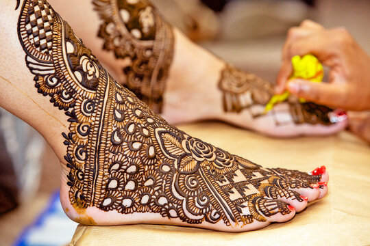 Fusion designs mehndi Designs for foot