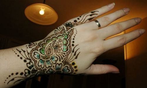 Arabic Mehndi Designs with Glitter