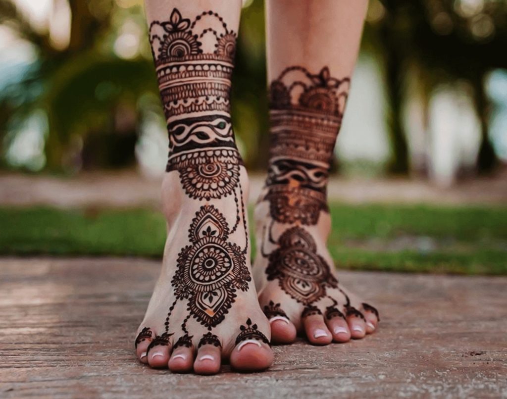 Jewelry inspired mehndi Designs for foot