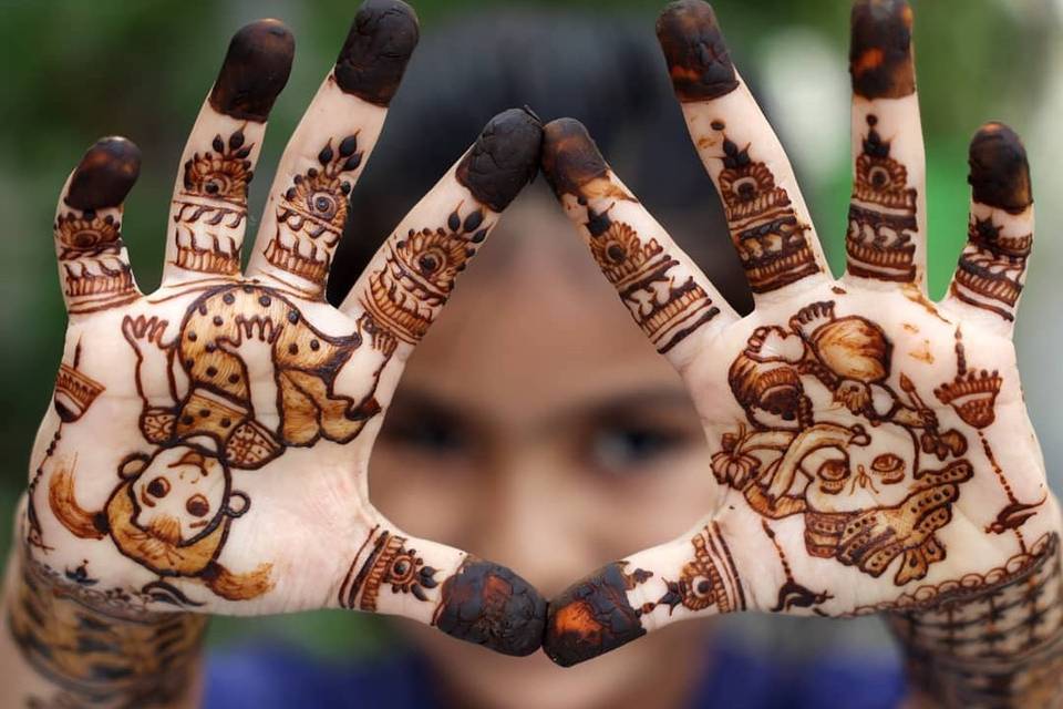 Simple Floral Mehndi Design