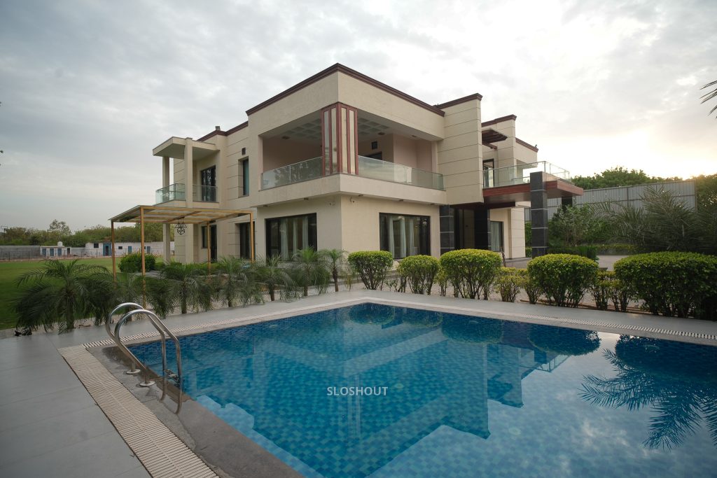 Tips for Booking the Perfect Farmhouse in Noida