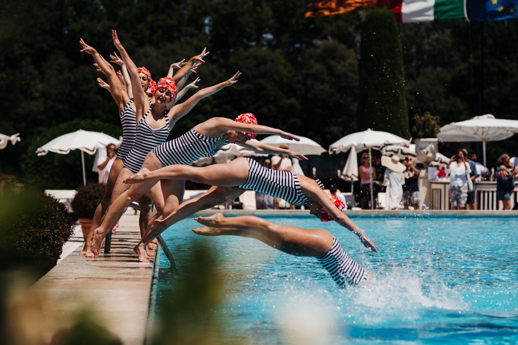 Synchronized Swimming: Team Creativity